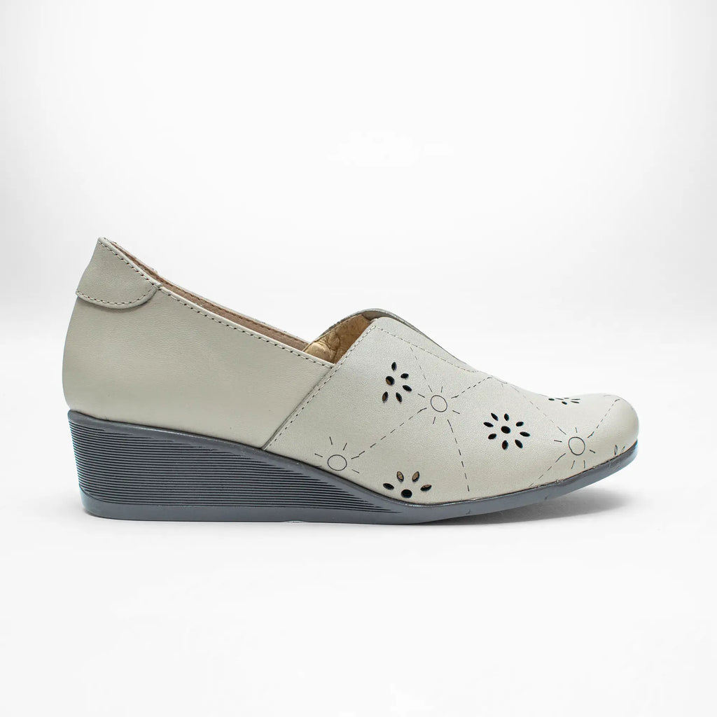 Zapato Perforado Piel Hueso 1310