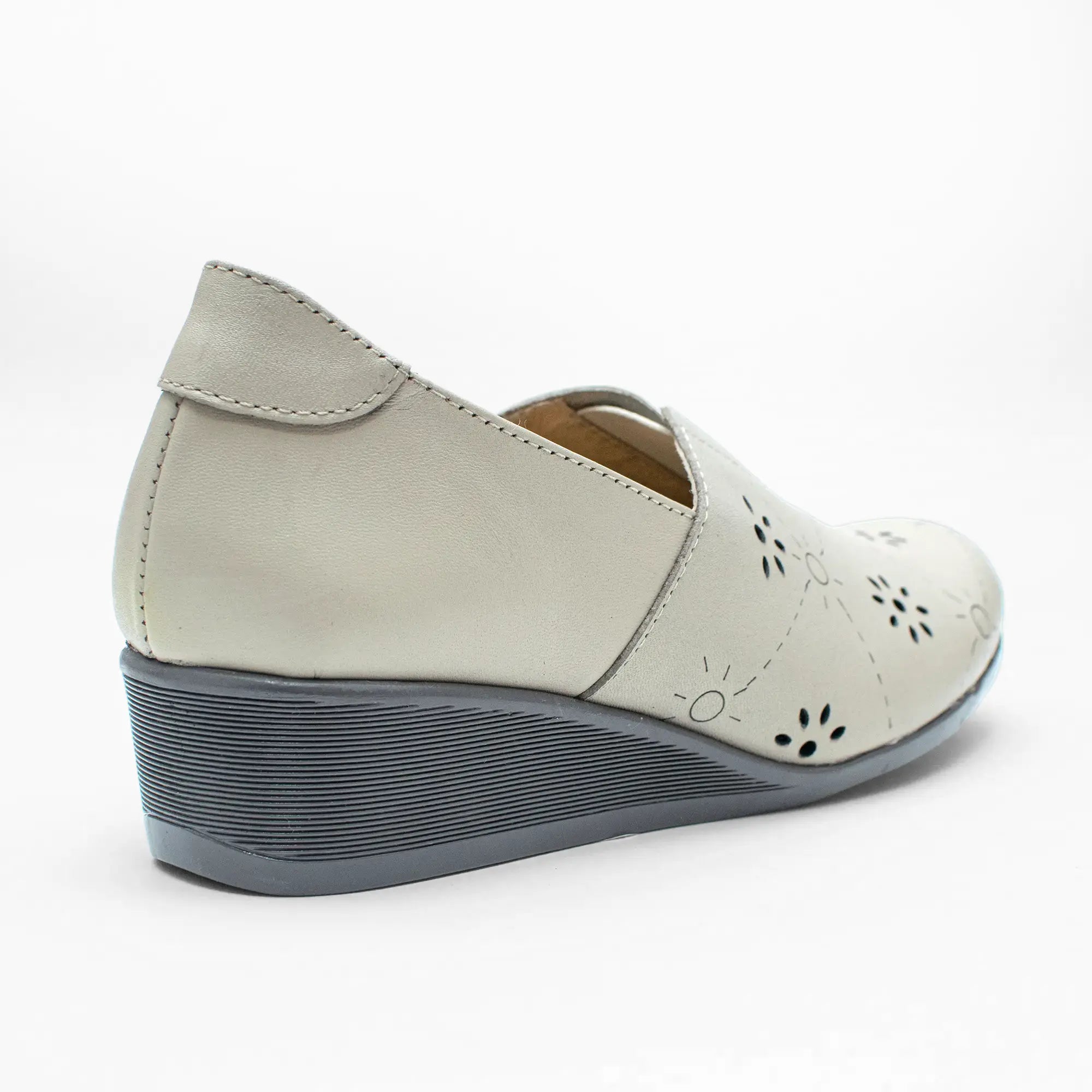 Zapato Perforado Piel Hueso 1310